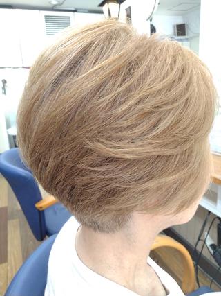 ショート 森長 咲子のヘアスタイル