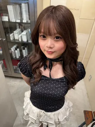 セミロング 徳田 萌恵のヘアスタイル