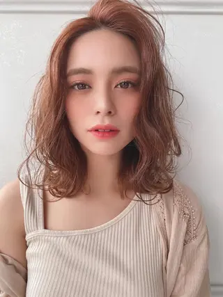 ミディアム カラー ヘアアレンジ Zina 渋谷のヘアスタイル