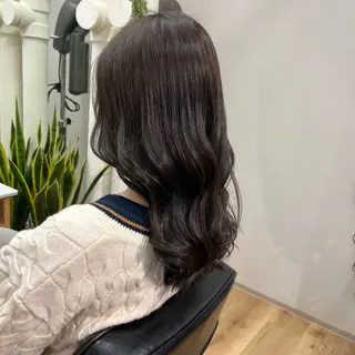 ロング 有馬 葵のヘアスタイル