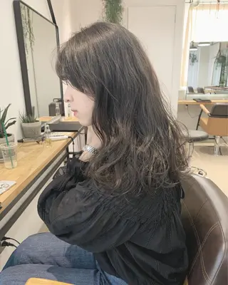 ロング カラー ネイル ハイトーンボブ 前田 表参道　グレージュのヘアスタイル