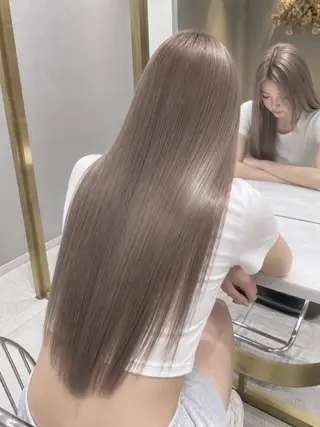 カラー Rio /ハイトーン /艶カラーのヘアスタイル