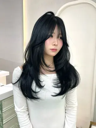 ロング GAGA AMIKAのヘアスタイル
