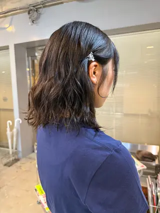 ミディアム ネギシ アイナのヘアスタイル