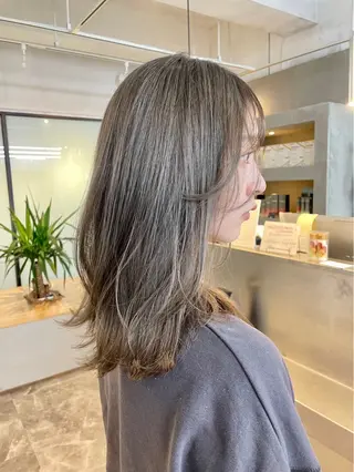 セミロング カラー ブリーチカラー特化 ✨️永井諒のヘアスタイル