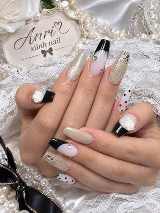 ネイル 𝓐𝓷𝓻𝓲 XiinhNailのネイルデザイン