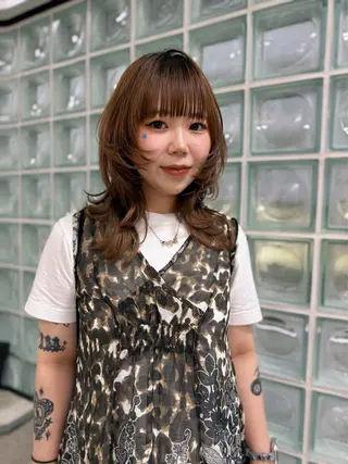 sena⌇ベージュ⌇ ブリーチなしWカラーのヘアスタイル