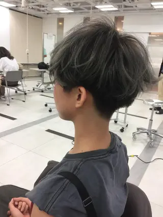 ショート カラー ケアブリーチ特化🍀 ハイライトOK寛也のヘアスタイル