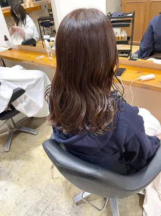 セミロング カラー MIOベージュカラー 柔らかいカラーのヘアスタイル