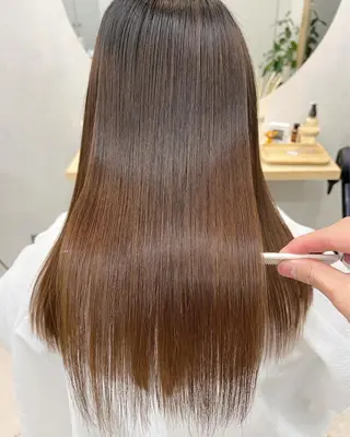 ミディアム 美容師っぽくないけど 上手いんだなぁ🐭のヘアスタイル