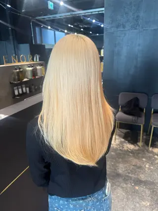 ロング 🦁ブリーチカラー 💎紫音のヘアスタイル