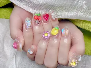 ネイル 🦋 Queenieのネイルデザイン