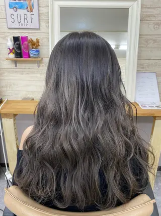 ロング カラー Monica RIEのヘアスタイル