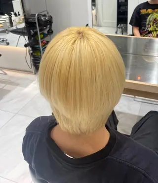 ショート ハイトーン/艶カラー 💎モエのヘアスタイル