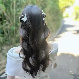ヘアアレンジ ヘアセットメイク専門 ダーリンダーウィンのヘアスタイル
