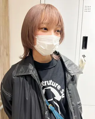 ミディアム 🐩透明感ミルクティ ーピンクニイナ🐩のヘアスタイル