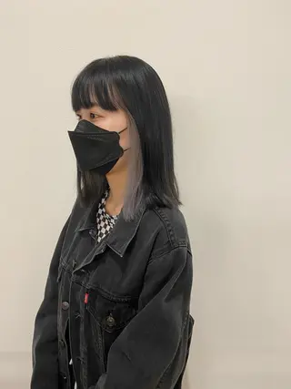ミディアム カラー 大久保 梨音のヘアスタイル