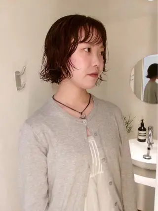 ショート パーマ かがやしづ ⭐️ベージュのヘアスタイル