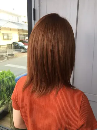 セミロング カラー ツキダテ ユイのヘアスタイル