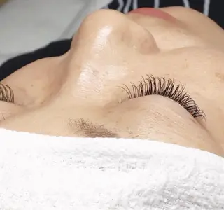 ミディアム カラー パーマ ヘアアレンジ メンズ キッズ ネイル マツエク・マツパ brille ~eyelash~のヘアスタイル