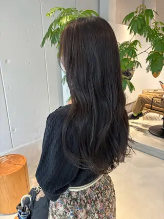カラー 岡あかね ブリーチ なし透明感ベージュのヘアスタイル