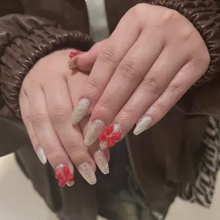 ネイル mikoto 🎀 艶々美フォルムのネイルデザイン