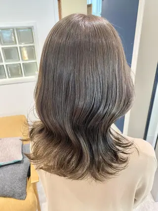 セミロング カラー 【safric】 NAOのヘアスタイル