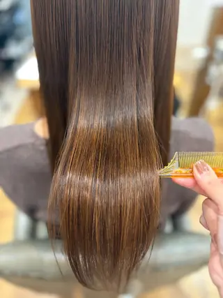 ロング 石黒 麻友のヘアスタイル