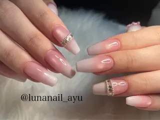ネイル LUNA NAIL ayuのネイルデザイン