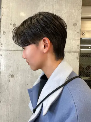 ショート ハイトーン💎 ホワイトベージュ坪谷のヘアスタイル