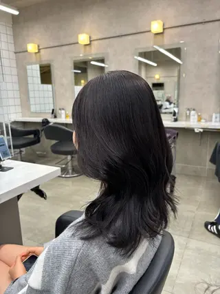 セミロング カラー 抜け感レイヤー︴ ニュアンスカラーのヘアスタイル