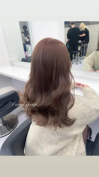 ミディアム カラー 抜け感レイヤー︴ ニュアンスカラーのヘアスタイル