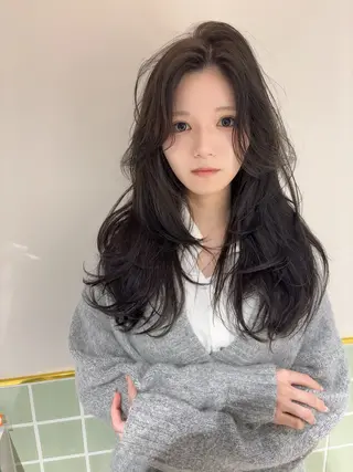 ロング カラー ヘアアレンジ 指名1位・六三四🌻 まとまり続くレイヤーのヘアスタイル