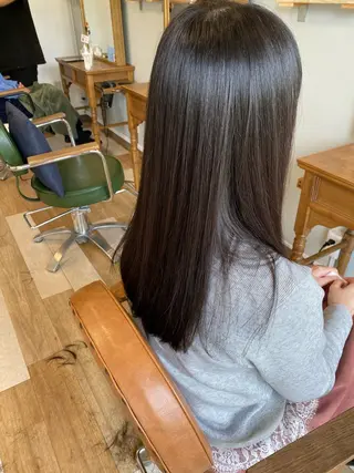 ロング カラー ku-to 井上　晴日のヘアスタイル