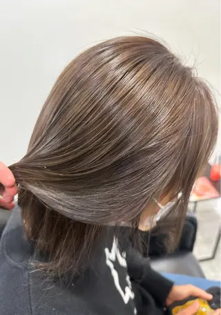 カラー 𝑴𝒐𝒓𝒊 /髪質改善/艶髪🖤のヘアスタイル
