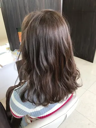 セミロング カラー Oopsレイヤー 加藤澄都のヘアスタイル