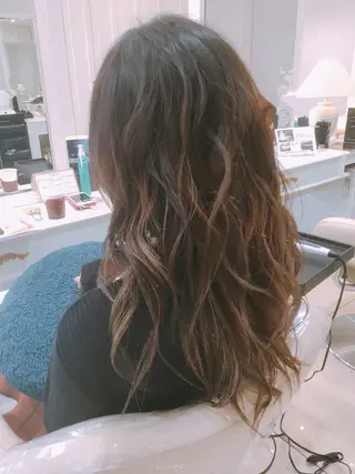 セミロング カラー ハイトーン/ブリーチ 山崎 悠次のヘアスタイル