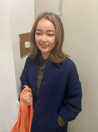 ミディアム カラー 中谷 友莉花のヘアスタイル