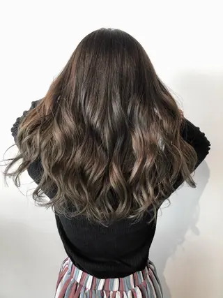 ロング カラー 村上 遼華のヘアスタイル