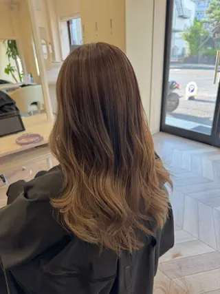 ロング カラー ヘアアレンジ 佐々木  まゆかのヘアスタイル