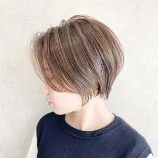 ショート カラー 松本 千夏のヘアスタイル