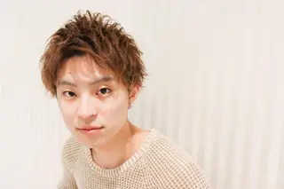 ショート カラー パーマ メンズ Stella Lux ステラ ルークスのヘアスタイル