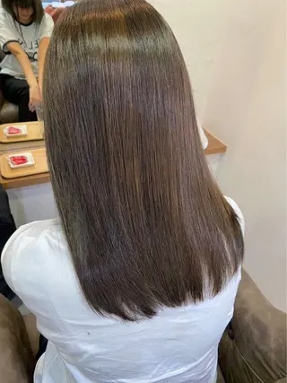 セミロング カラー 神谷 亜結美のヘアスタイル