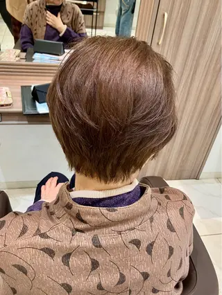 ショート カラー ☂️Ash 新杉田☂️山本のヘアスタイル