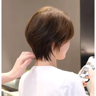 ショート 周 静のヘアスタイル