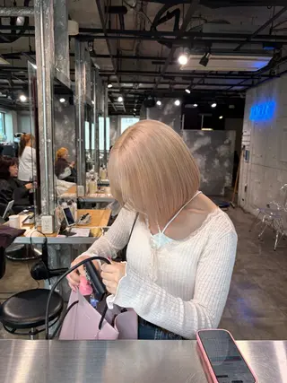 ミディアム カラー ハイトーン 横浜💞ミオのヘアスタイル