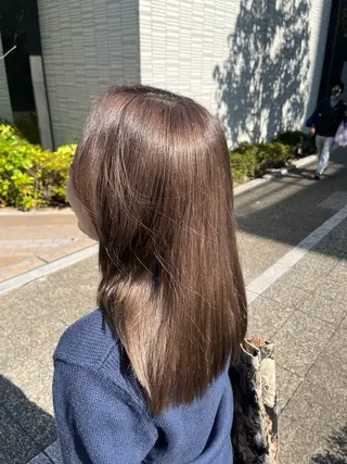 カラー MARIA / BRICKのヘアスタイル