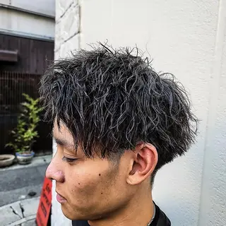 メンズ 特殊パーマ 片山恭兵のヘアスタイル