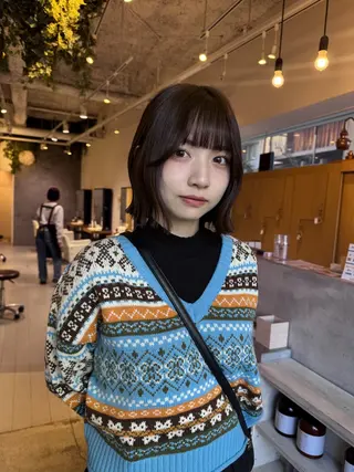 ミディアム ウラベヨシカ 似合わせカットカラーのヘアスタイル