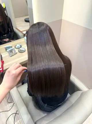 ロング カラー 西村 愛花のヘアスタイル